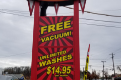 Globe Car Wash Pylon Sign in Coraopolis, PA